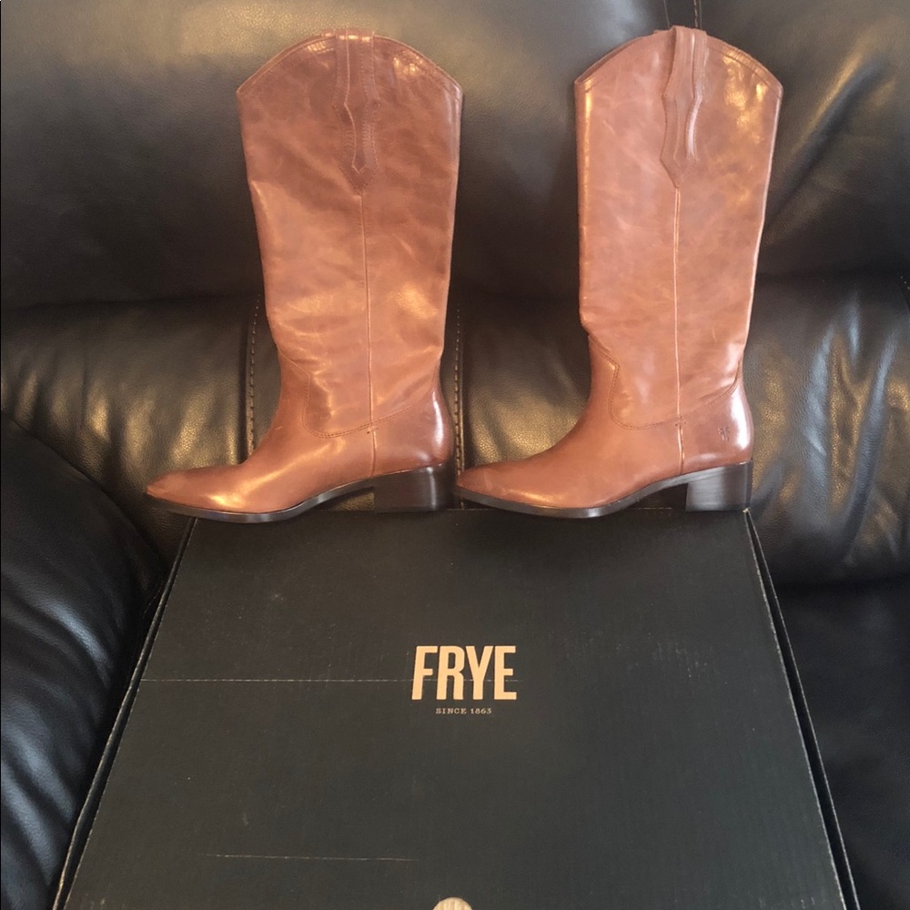 Frye Ray Western Boots Cognac Size 7 NIB